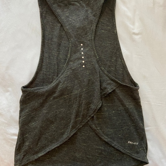 Nike Dri-Fit Workout Top - Picture 2 of 3